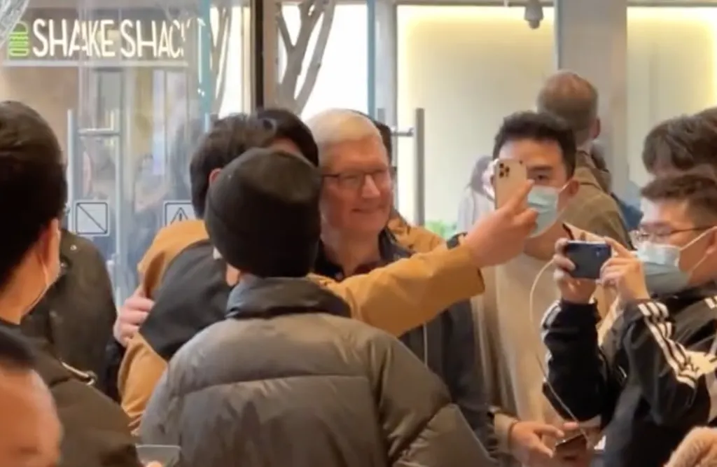 苹果公司CEO蒂姆·库克现身北京三里屯